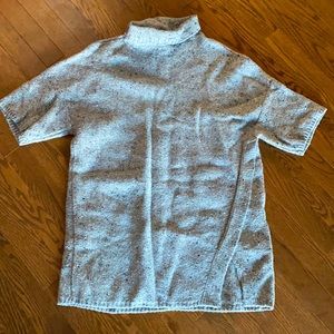 Roots medium knit sweater short sleeve never worn